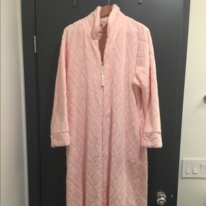 Oscar de la Renta Pink Soft Robe